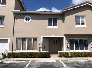 111 Riviera Cir, Fort Lauderdale, FL 33326