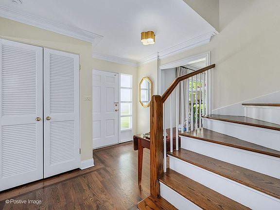4th image of 130 Naperville Rd