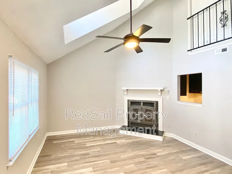 2 bed, 2.0 bath, 1158 sqft, $1,695 — Photo 3