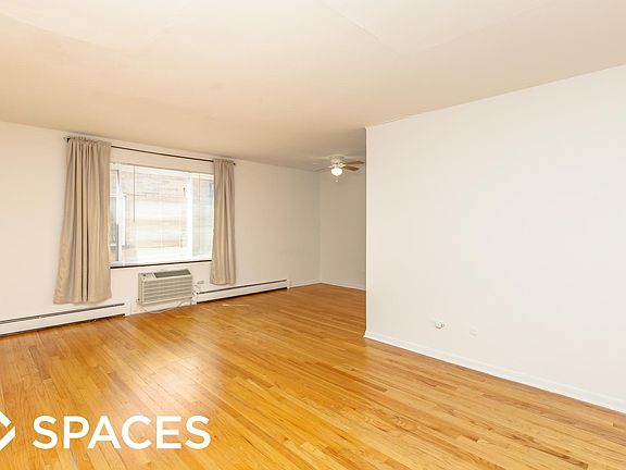 2nd image of 516 W Melrose St #405SRE