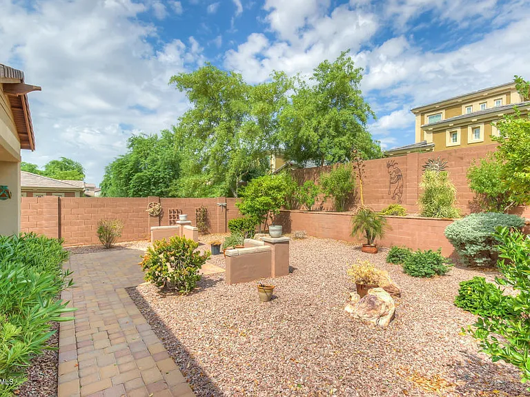 20912 W Ridge Rd — Photo 25