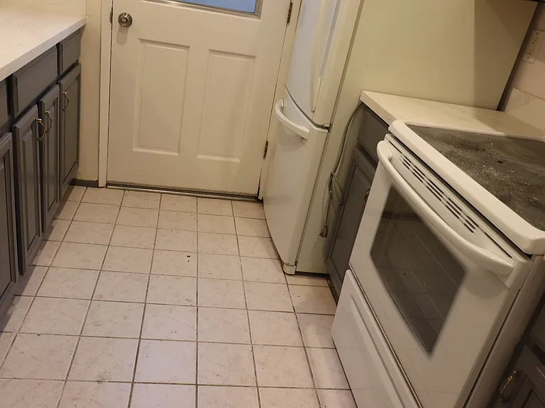 235 Red Oak Dr W #C — Photo 2