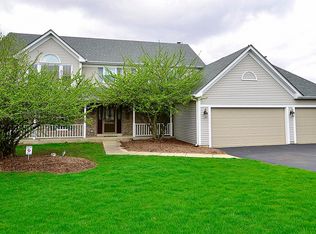 3N800 Meadowridge Cir, St Charles, IL 60175