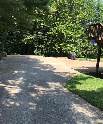 4th image of 300 Ladonna Blvd