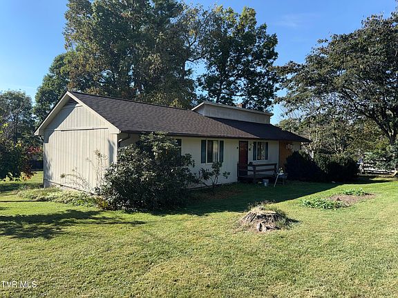 2nd image of 1149 Rainbow Rd