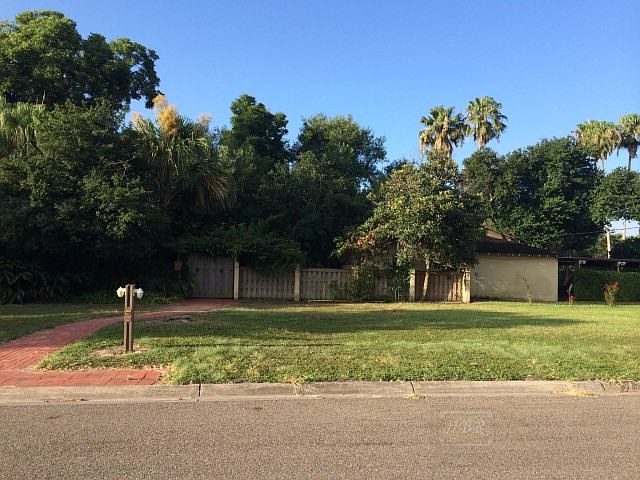 1st image of 1014 N 1st St