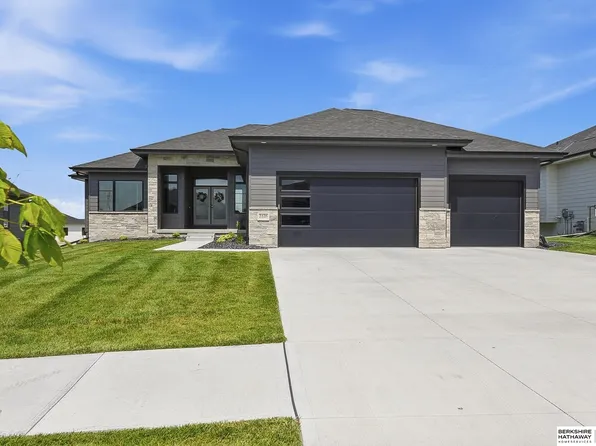 5426 Kestrel Pkwy, Elkhorn, NE 68022
