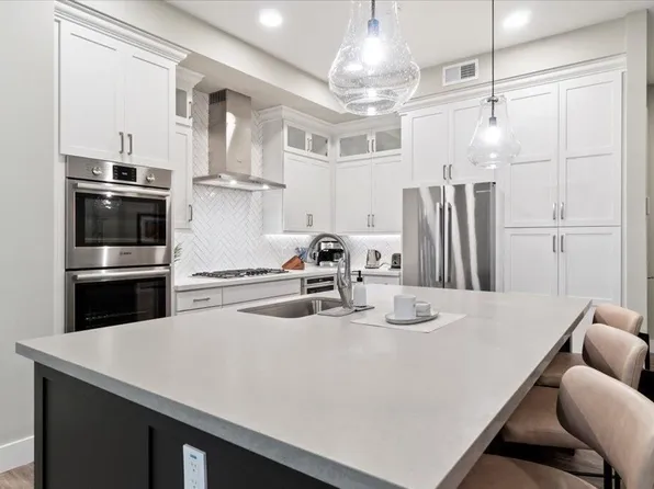 5250 E Deer Valley Dr #256, Phoenix, AZ 85054