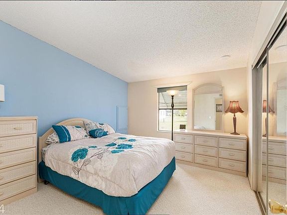 5th image of 717 Tangerine Dr