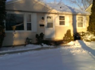 1683 Debra Ln, Green Bay, WI 54302