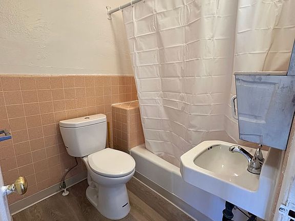 5th image of 67 Linden Ave APT 4