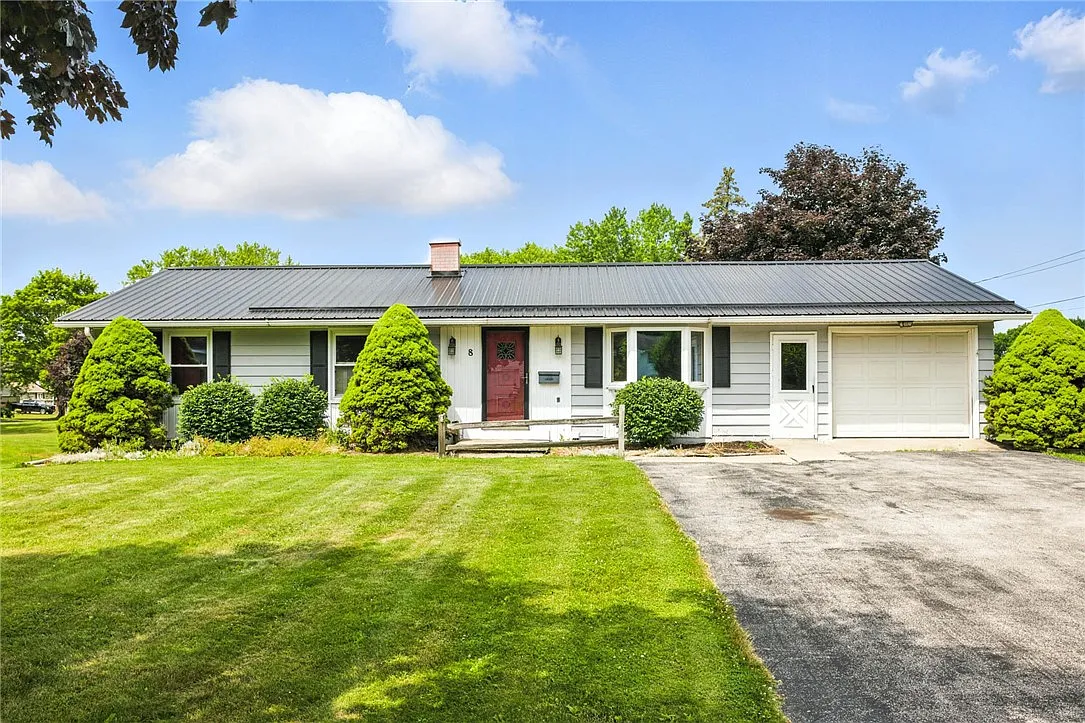 8 Washington Ave photo 1