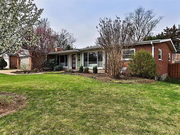 3rd image of 9063 Crest Oak Ln