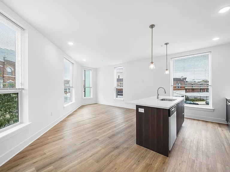 4324 Lancaster Ave — Photo 34