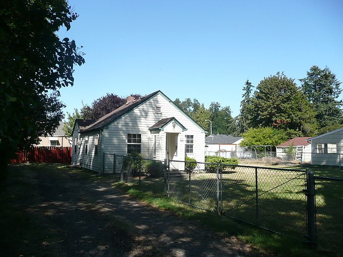 1st image of 873 117th St S