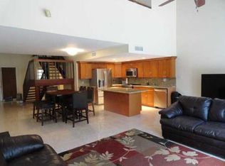 11010 S Lakeview Dr, Pembroke Pines, FL 33026