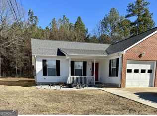 483 Flagstone Dr, Rossville, GA 30741