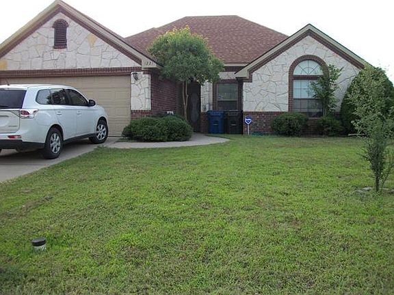 2nd image of 1221 Shelby Dr