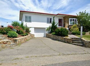 53 Harborview Rd, Hull, MA 02045