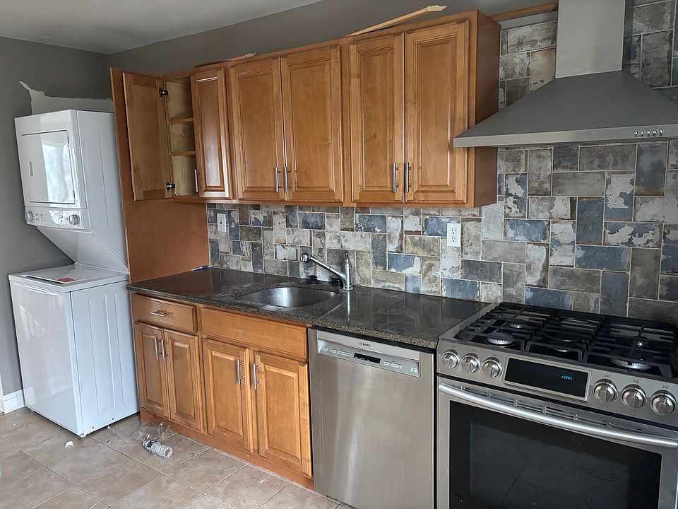 1st image of 52 Evergreen Ave #1
