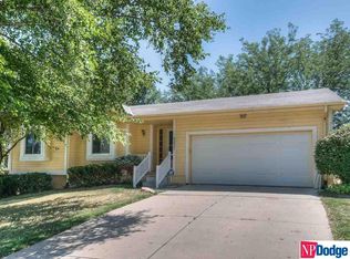 6837 Crabapple St, La Vista, NE 68128