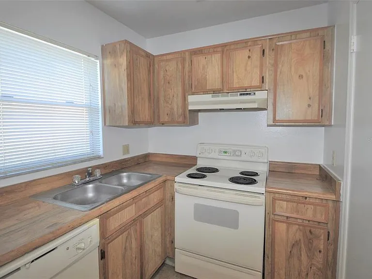 4240 Pershing Pointe Pl #2 — Photo 2