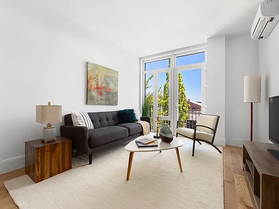 3rd image of 183 McGuinness Blvd APT 3B