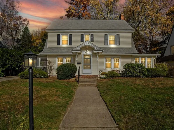 36 Warren Ter, Longmeadow, MA 01106