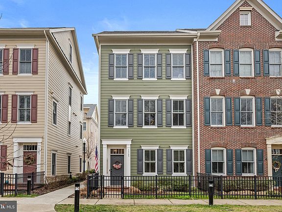 2nd image of 1365 Powhatan St