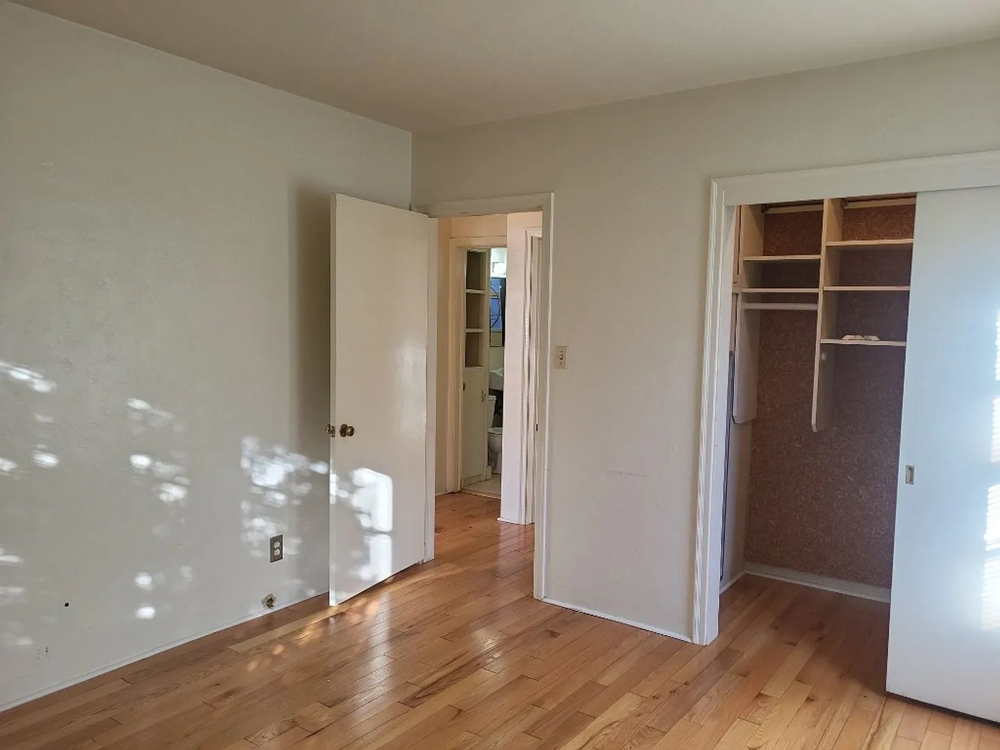 700-722 Gordon Avenue — Photo 2