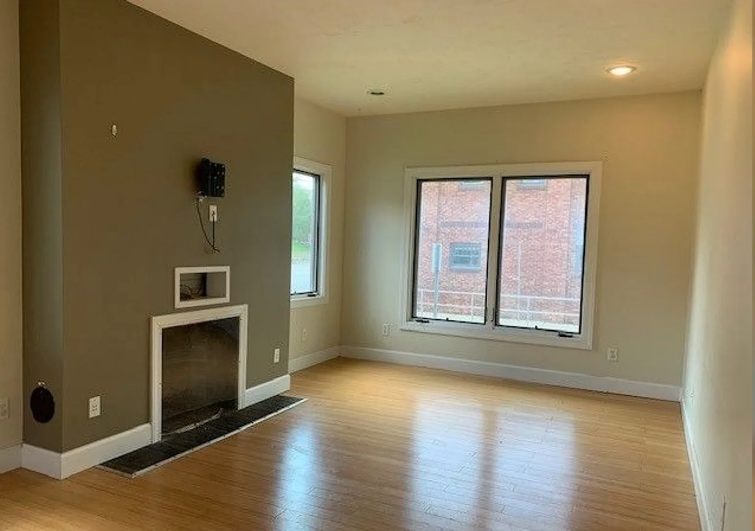 3 bedroom, 2 bath bungalow, south of town! — Photo 1