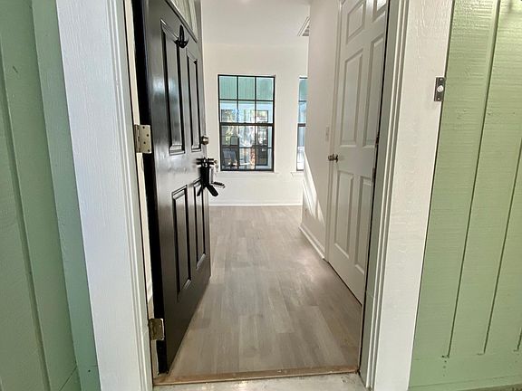 Front Door/Entryway with closet