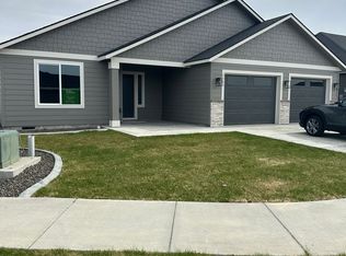 3309 W Crabapple Ct, Moses Lake, WA 98837