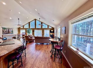 135 Wilshire Dr, Fairfield Bay, AR 72088