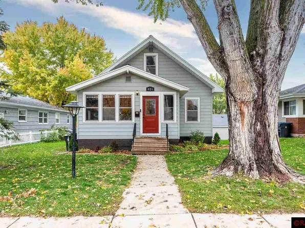 426 W 8th St, Mankato, MN 56001
