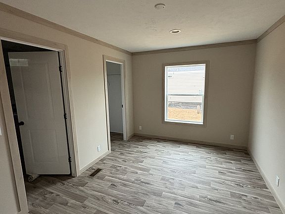 5th image of 202 Addison St