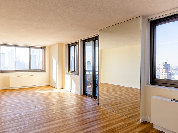 4th image of 347 W 57th St APT 32F