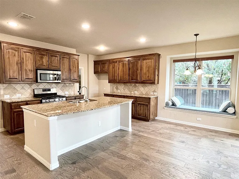10301 Matador Dr — Photo 6