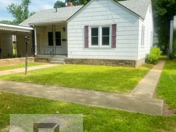 110 W New St, Coffeyville, KS 67337