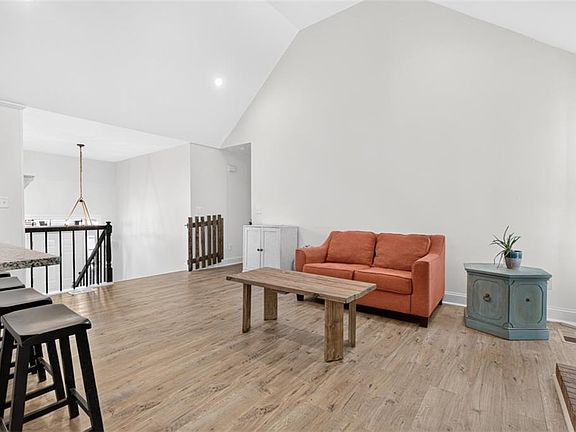 5th image of 4911 Baker Ridge Pl