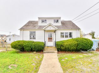 202 Center St, Lakehurst, NJ 08733