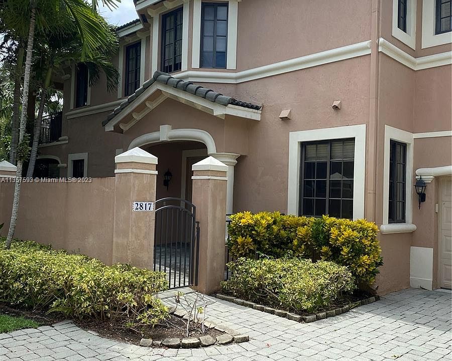 2nd image of 2817 Center Court Dr #2817