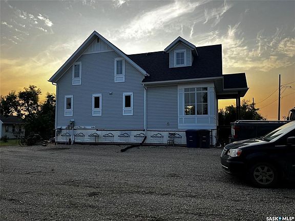 3rd image of 1306 Assiniboia AVENUE