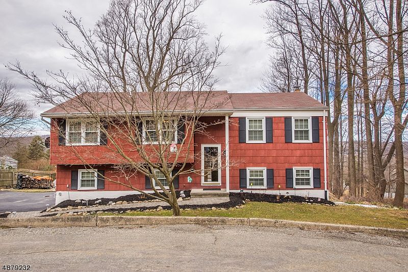 1st image of 37 Bettino Dr