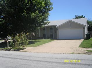 2101 S D St, Rogers, AR 72758