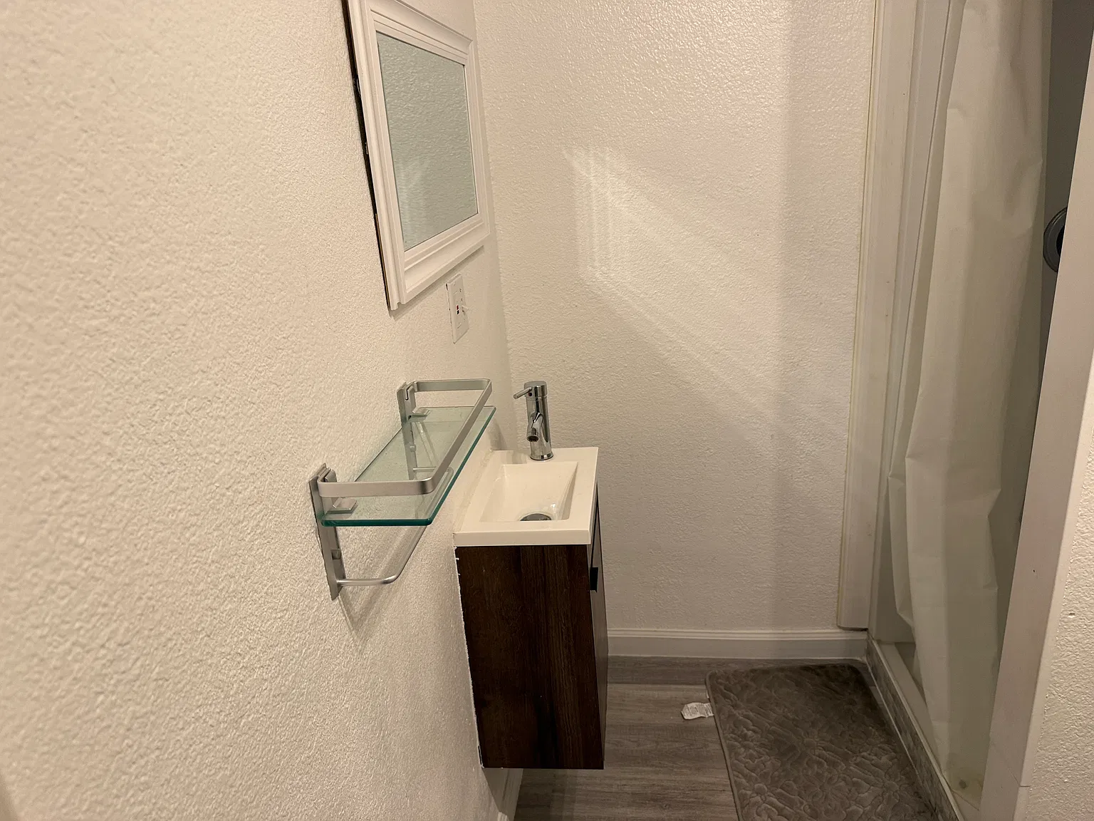 1 bed, 400 sqft, $1,200 — Photo 2