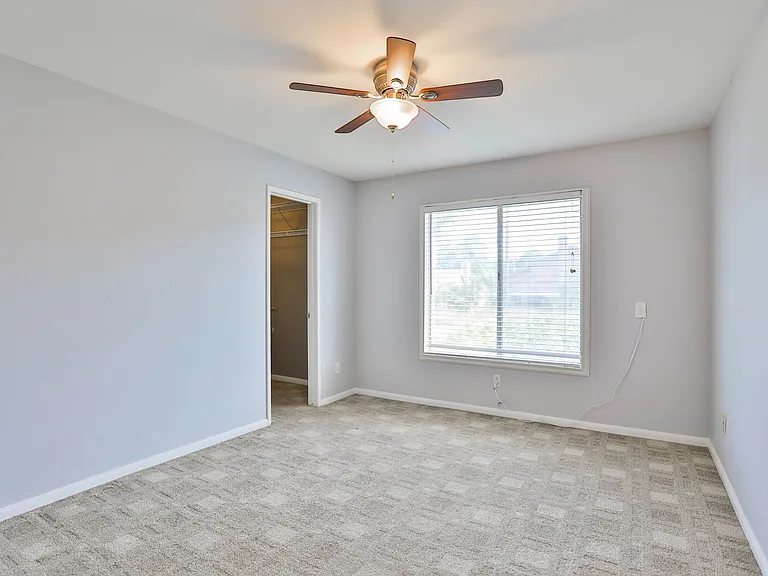 1300 Brentwood Cir #D — Photo 22