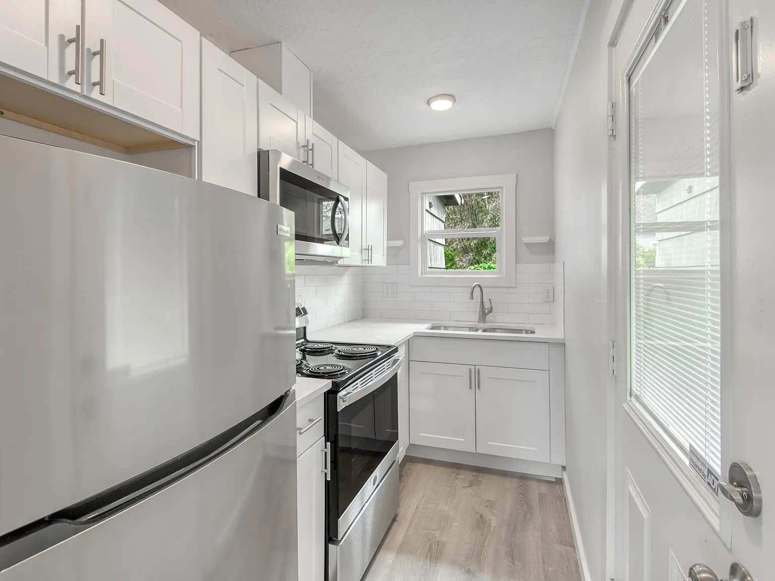 1 bed, 600 sqft, $1,100 — Photo 2