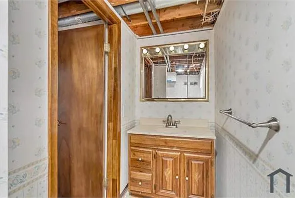10527 Prestwick Dr — Photo 12