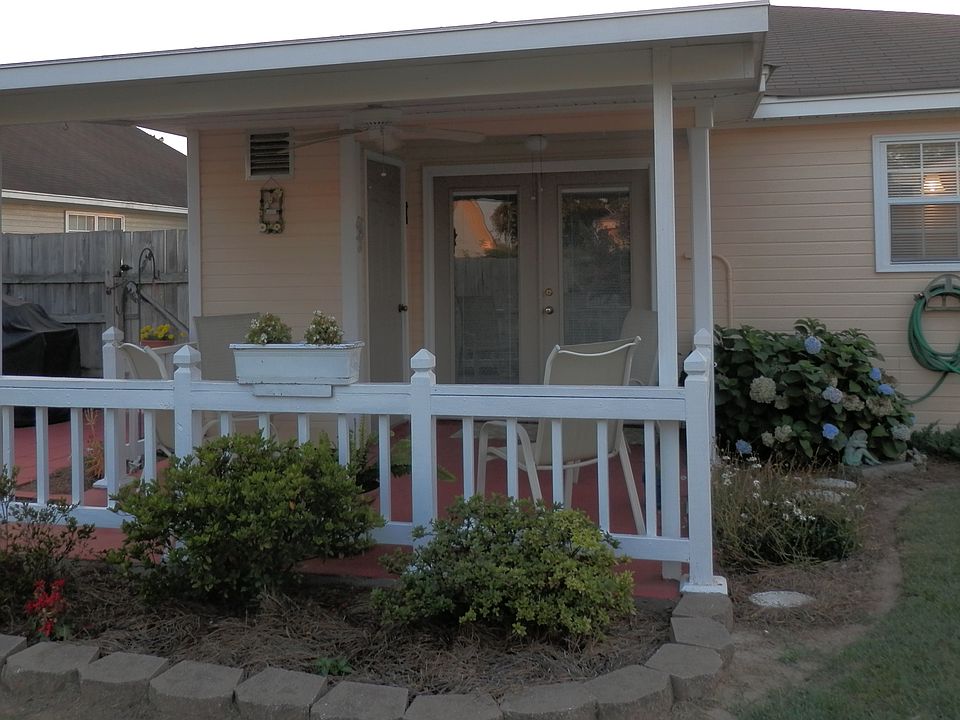 2nd image of 103 Kensington Cir